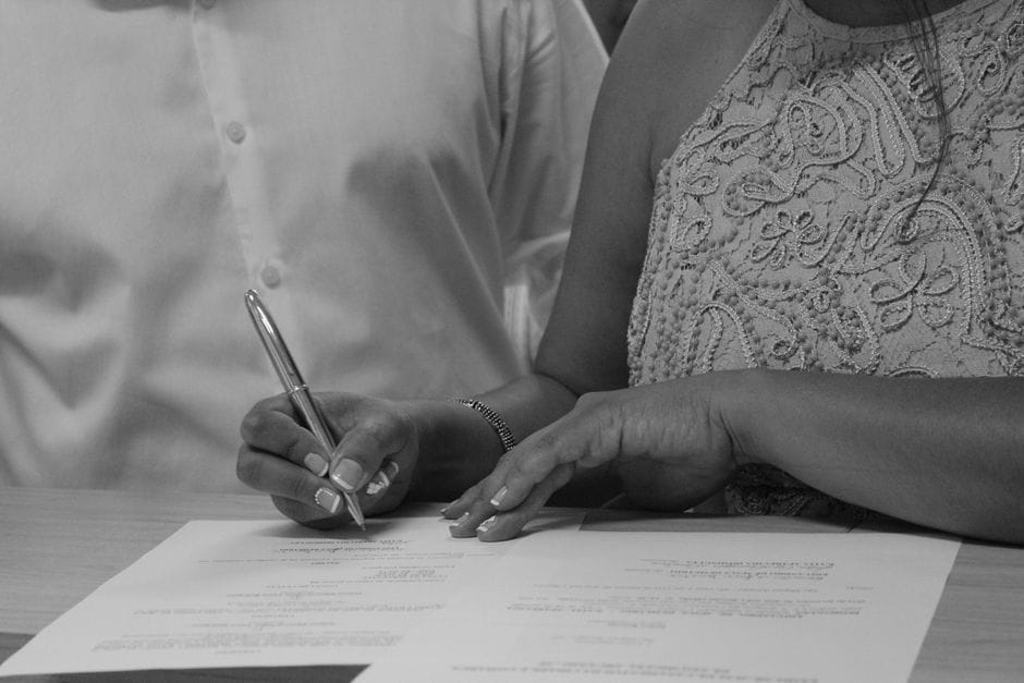 Il contratto preliminare: cosa controllare prima di firmare il compromesso