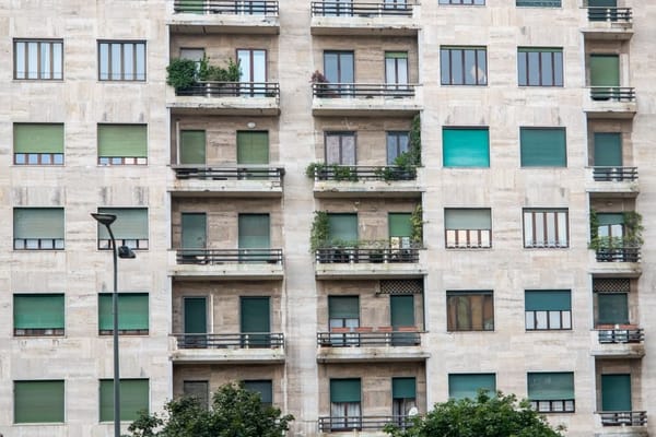 Comprare casa all'asta giudiziaria: prezzi più bassi, ma quanto rischio ti porti a casa davvero